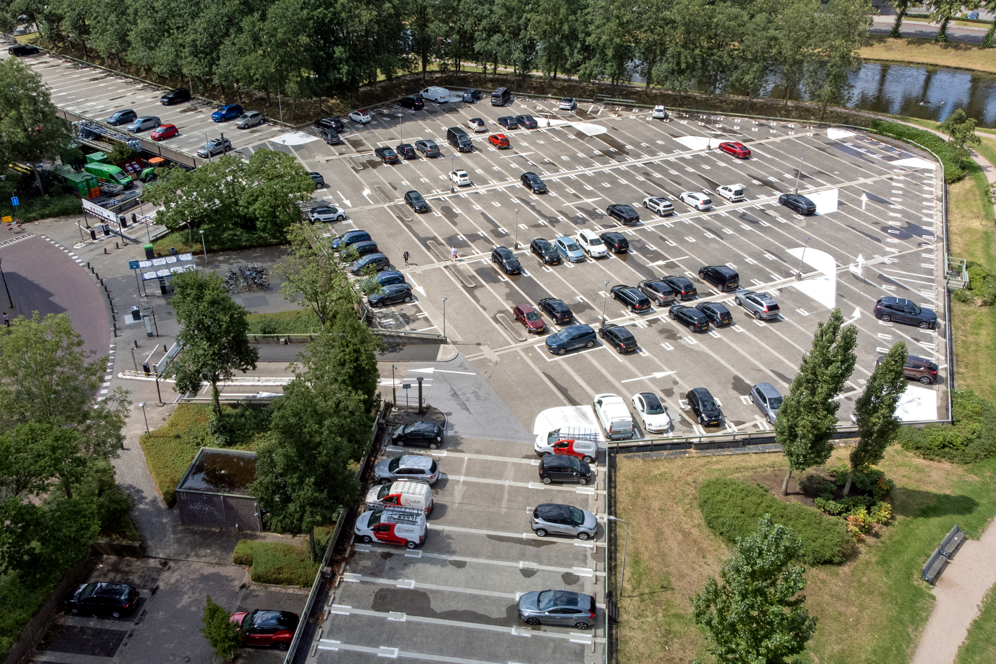 Gemeente zet verkoop grond onder parkeergarage Noordereiland in gang