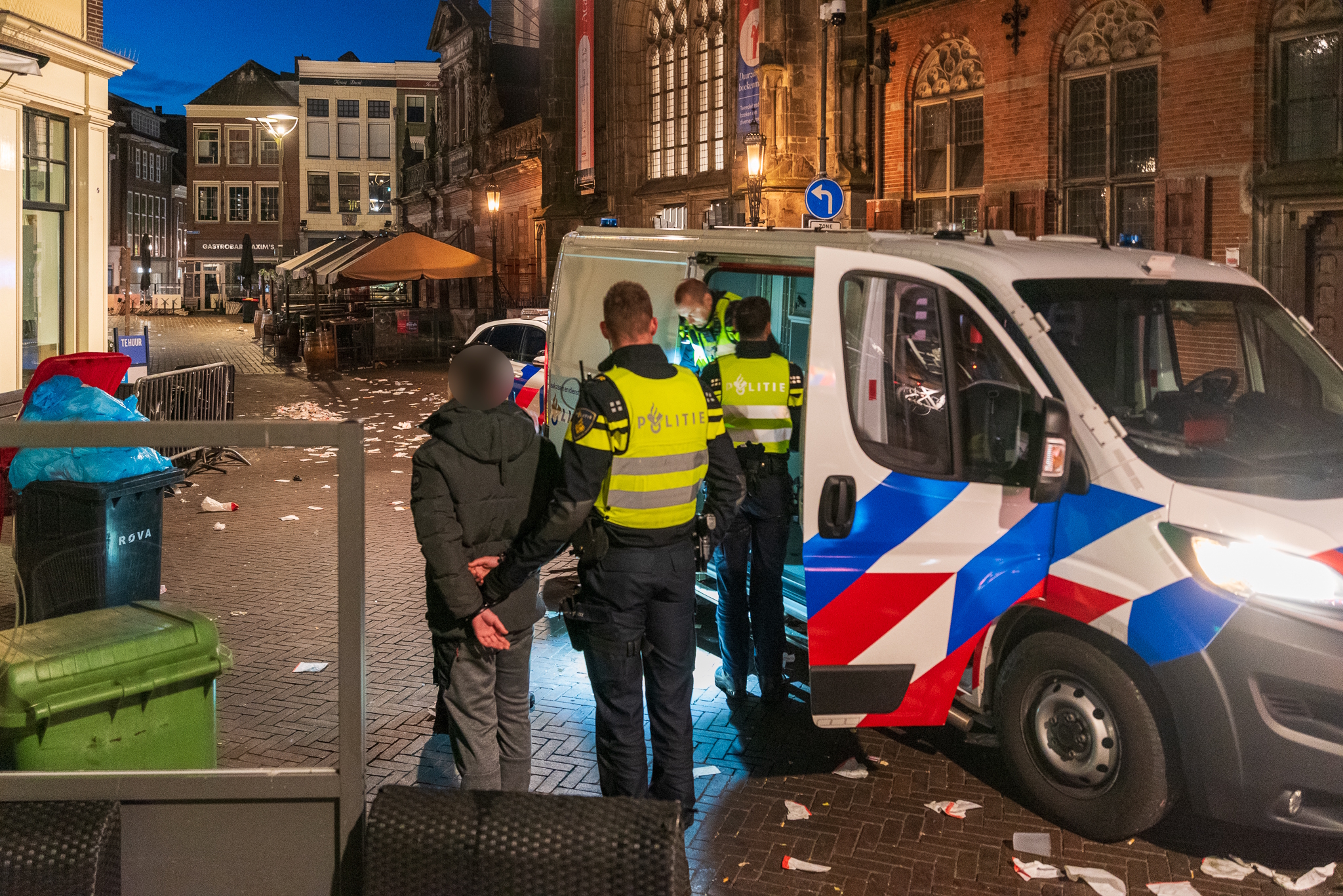 aanhoudingen binnenstad koningsnacht 27-4-2026 5 - ZwolleInside
