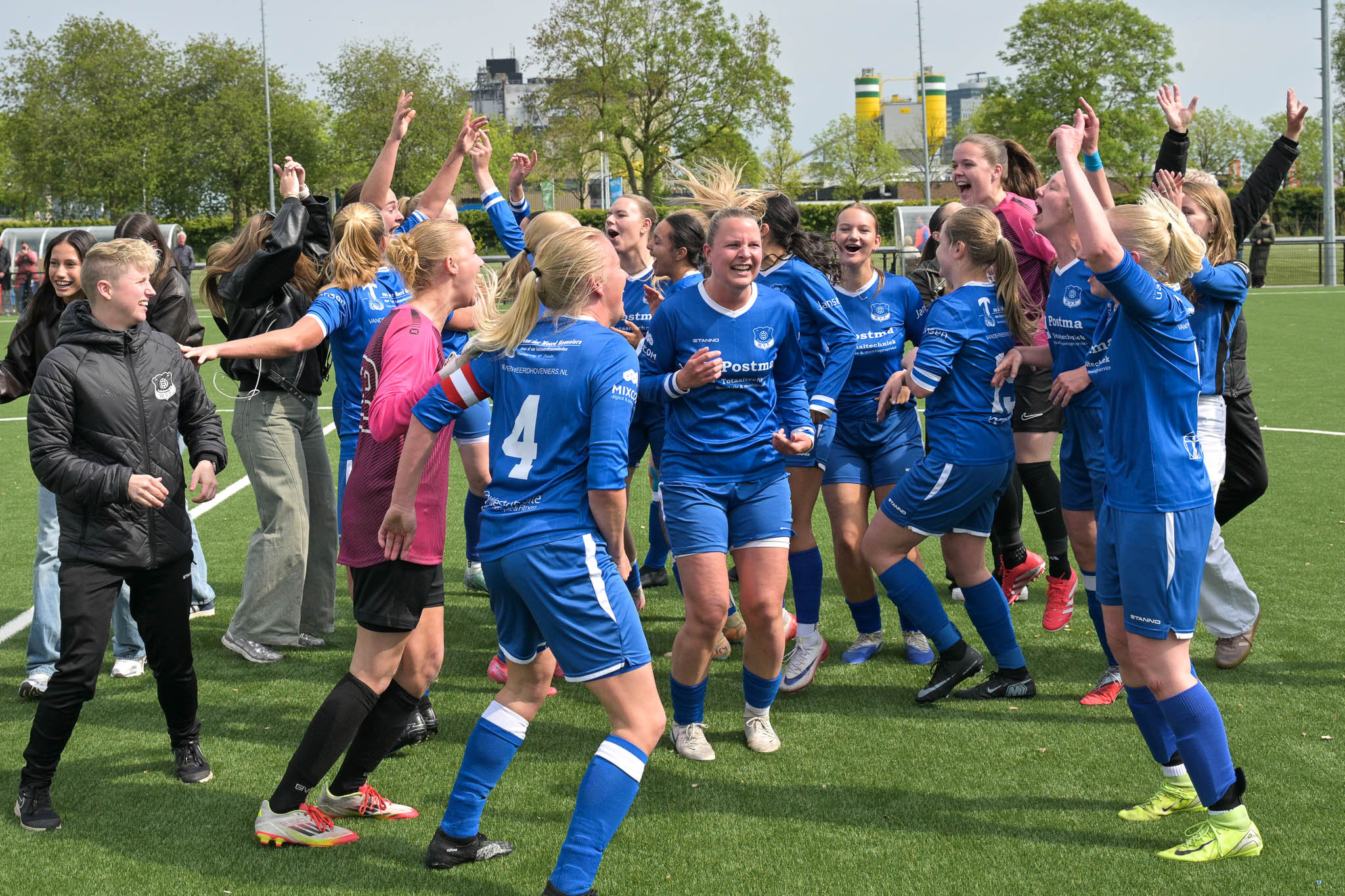 Opnieuw feest in Zwols amateurvoetbal: WVF Vrouwen en ZAC kampioen