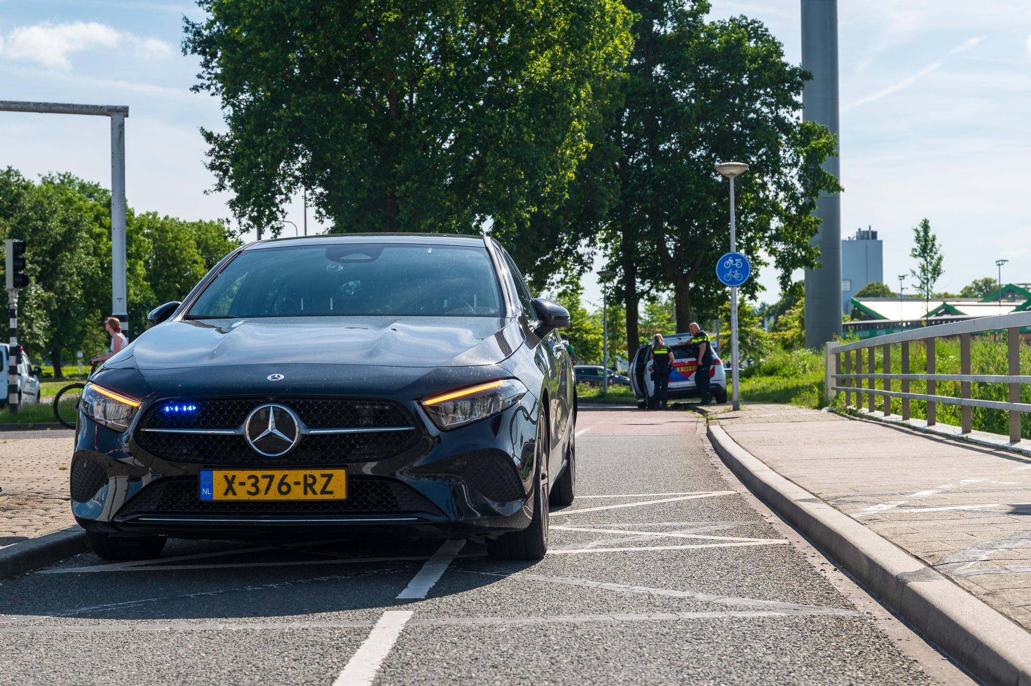 Politie zoekt tevergeefs opvangplek voor verwarde man bij Holtenbroekerbrug