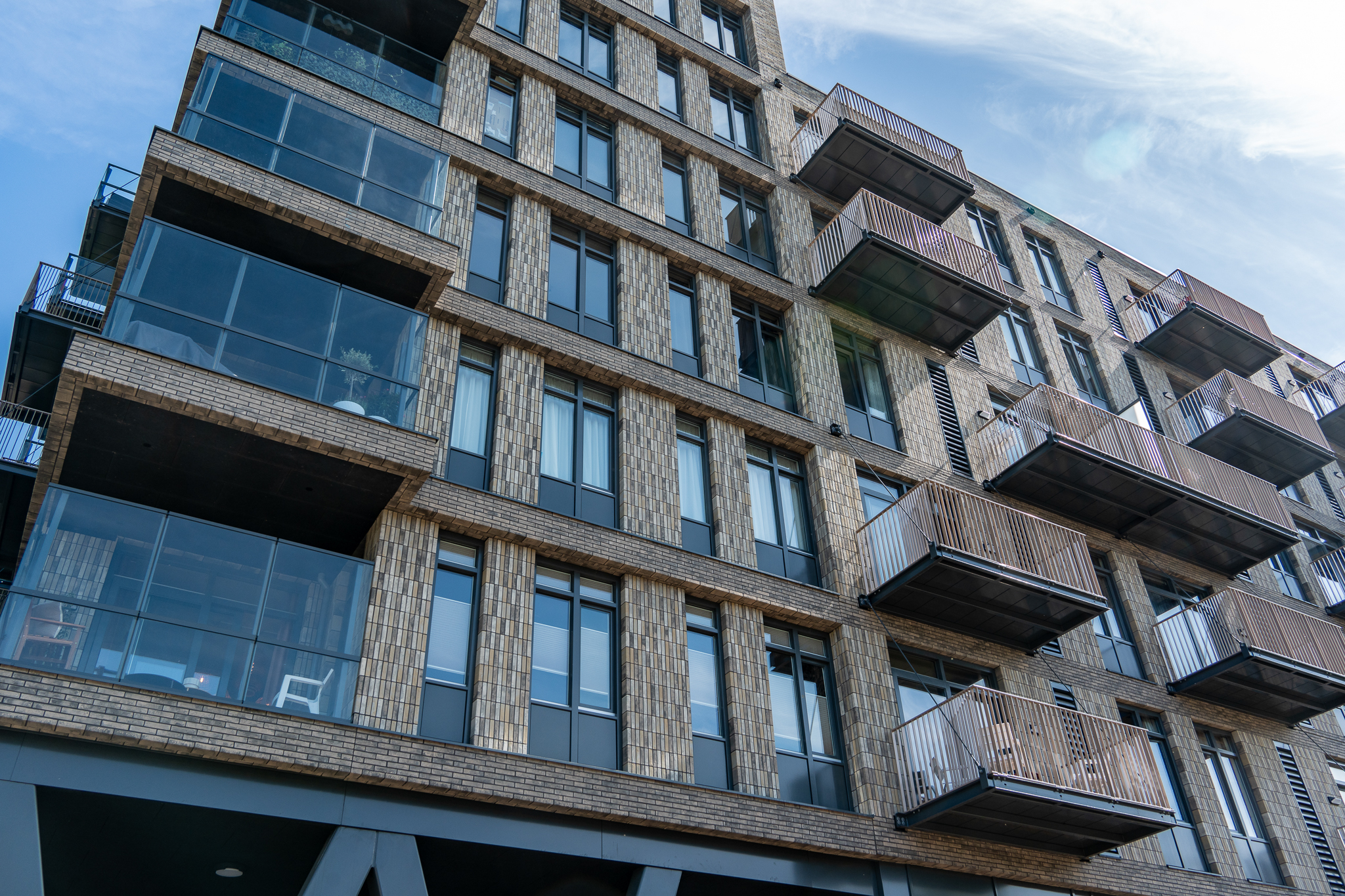 Oud kantoorpand aan Zwartewaterallee omgebouwd tot 87 appartementen