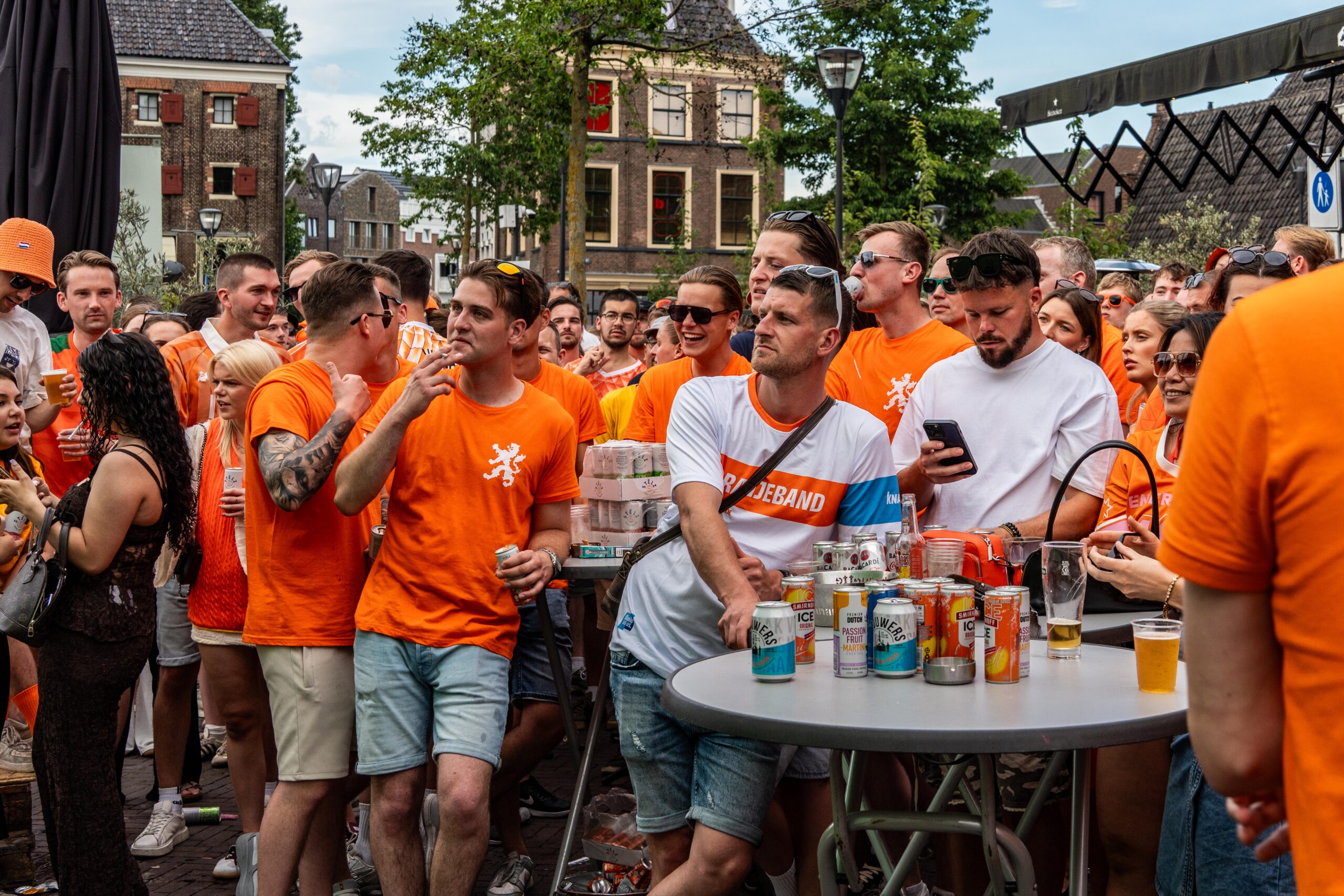 Zwolle kleurt oranje en ziet Nederland met 5-1 winnen