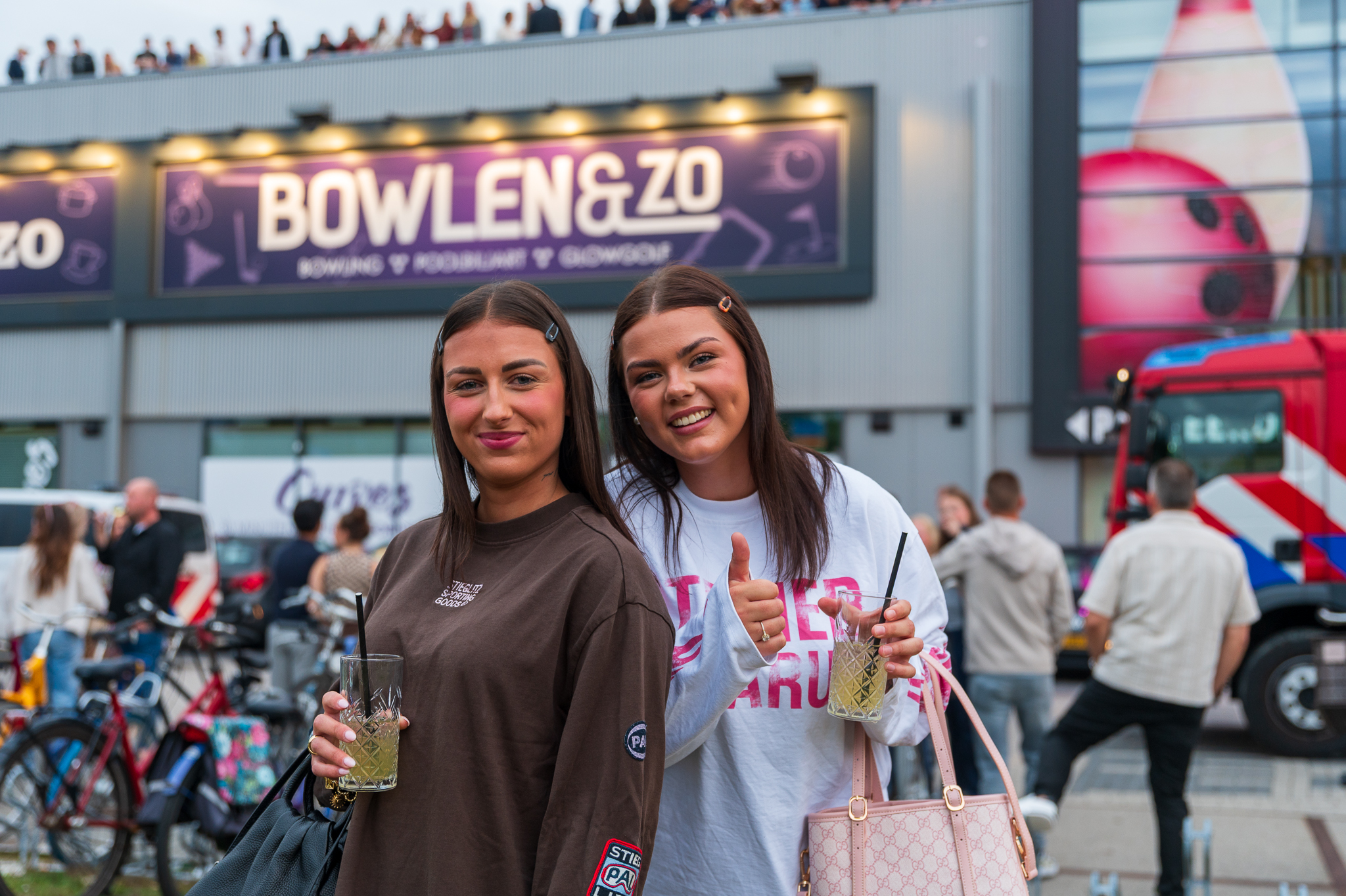Ruim 150 bezoekers geëvacueerd na brand in Zwols bowlingcentrum