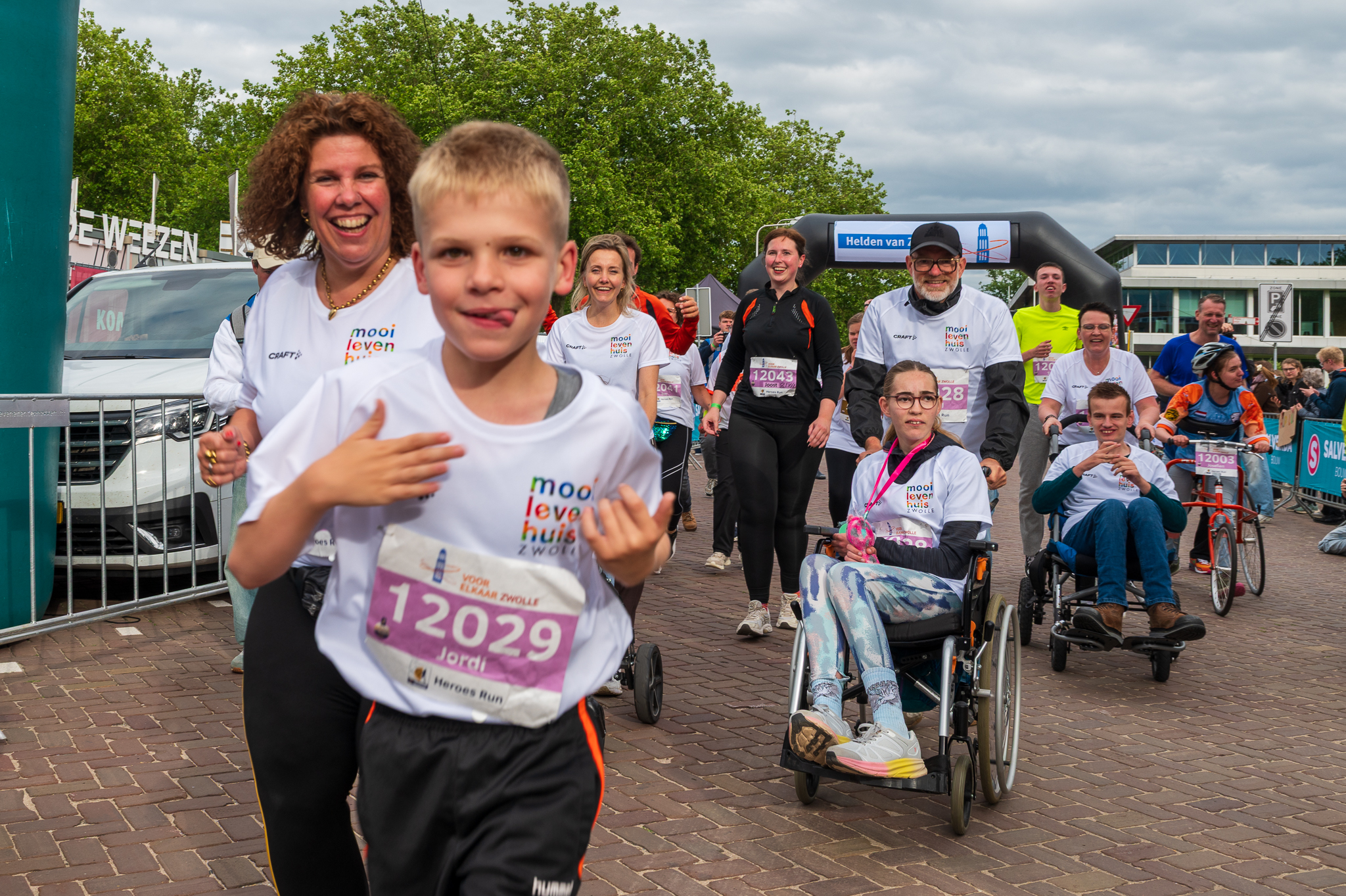 De echte helden stelen de show tijdens Halve Marathon