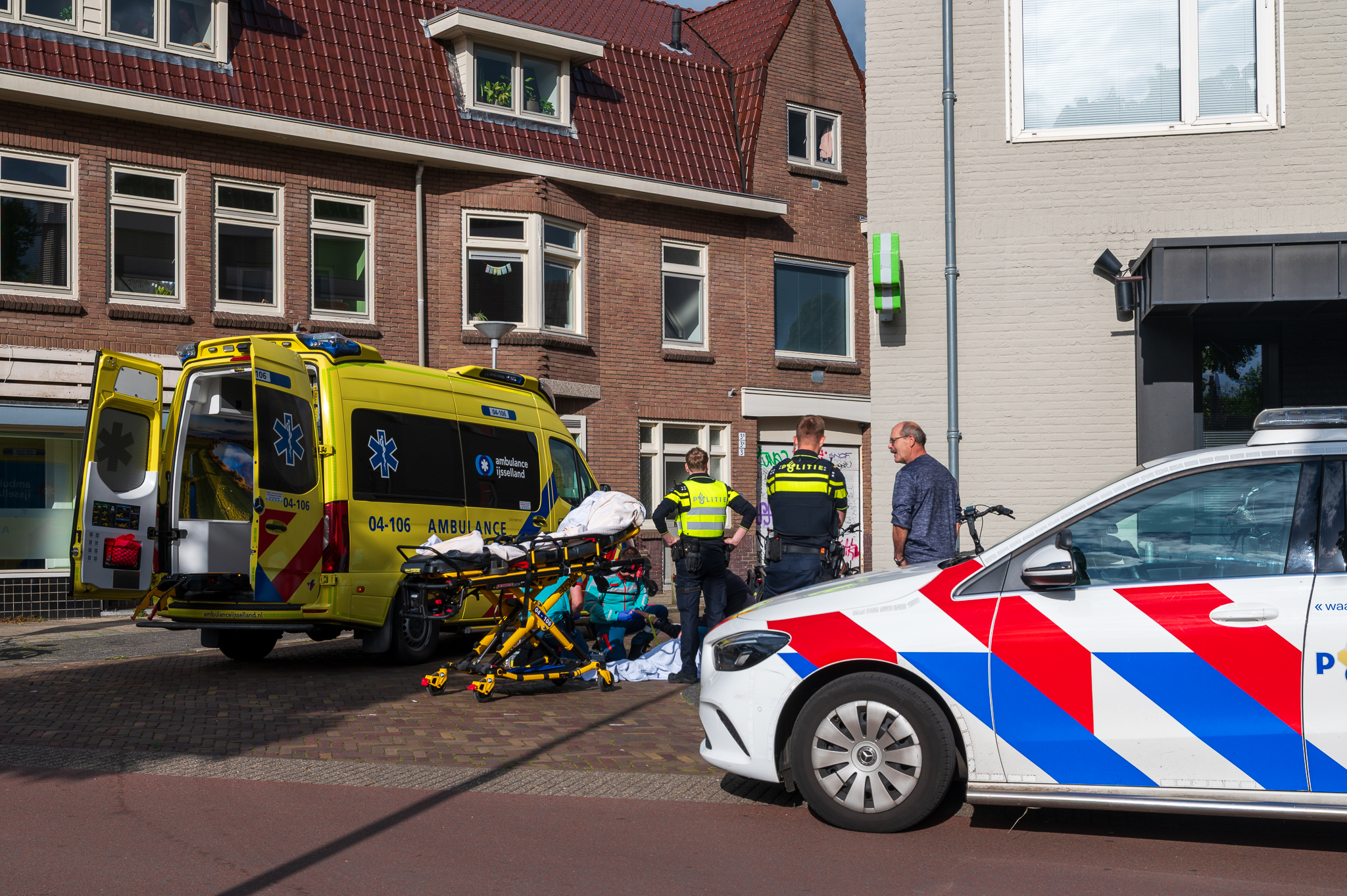 Vrouw naar ziekenhuis na valpartij met fiets in Assendorp