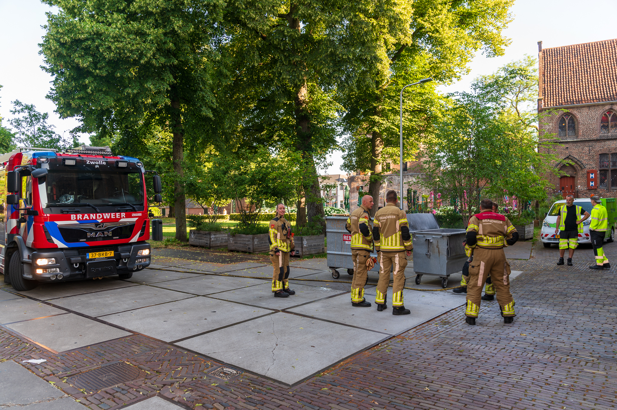 Reeks containerbranden gaat door: opnieuw meldingen in Zwolle-Noord