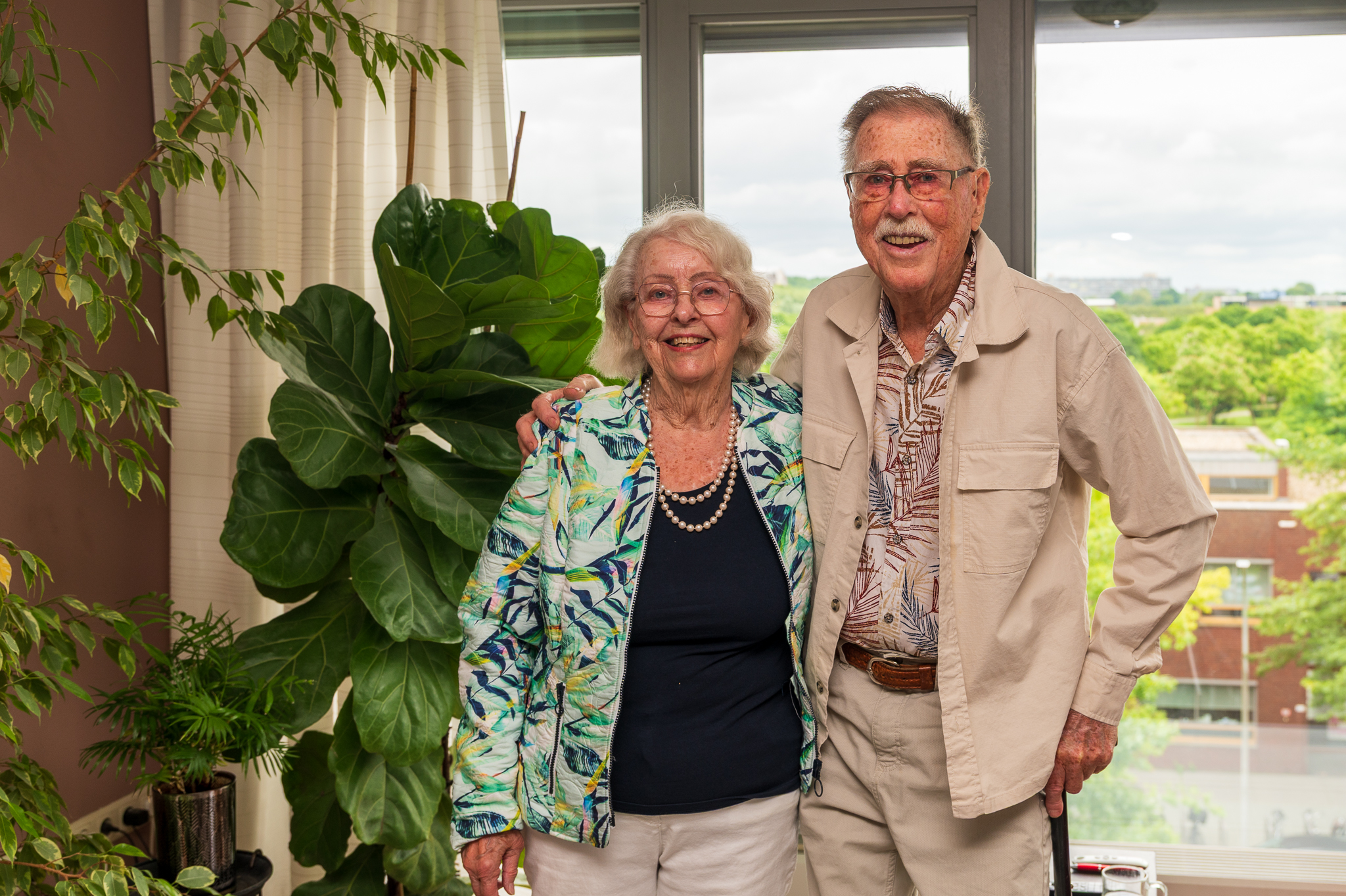 Ton en Bep Hofland vieren platina huwelijk in Stadshagen