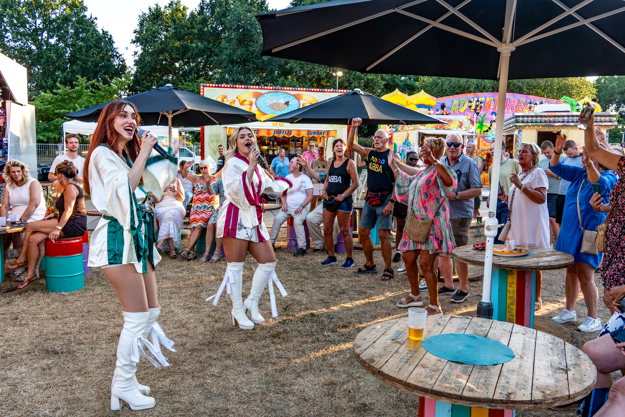 Rustige start voor Zwolse zomerkermis achter hoge bouwhekken
