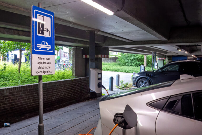 Elektrische auto’s lossen geluidsoverlast langs IJsselallee niet op