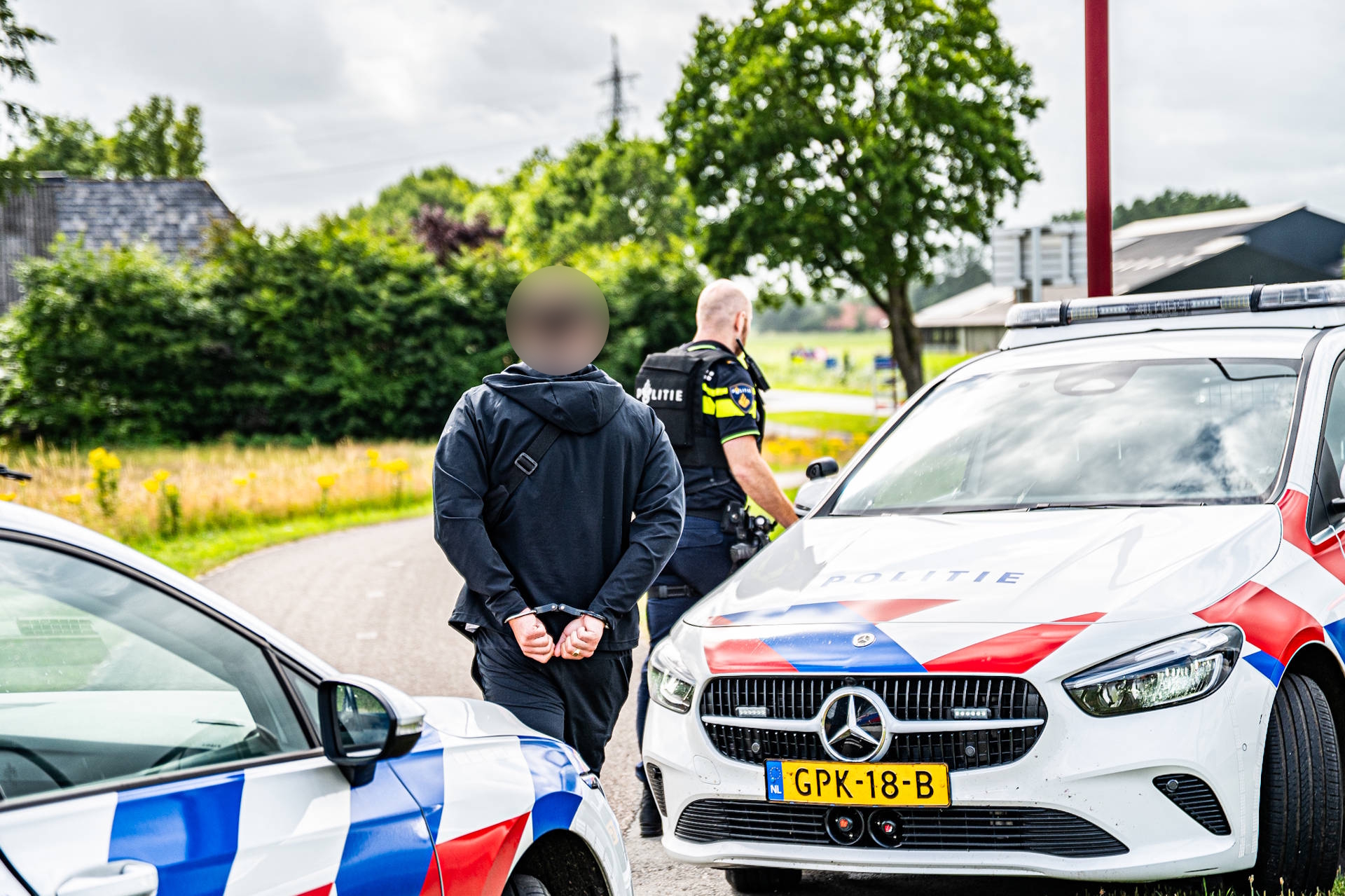 Vuurwapenverdenking rond Zwollenaar leidt politie naar 375 kilo coke