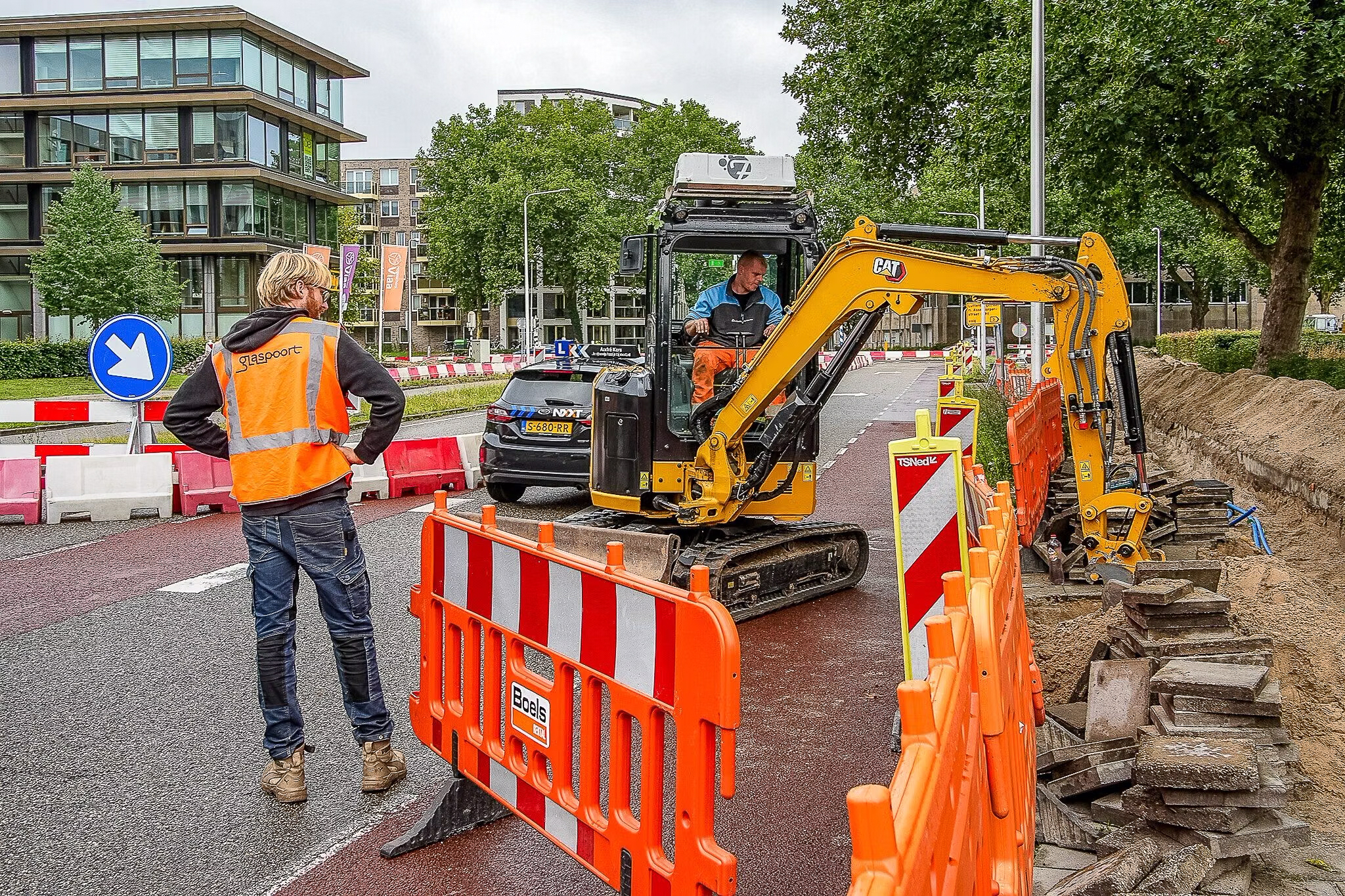 Voorbereidende werkzaamheden Luttenbergstraat in Zwolle gestart, kritiek op parkeerkelder bij monumentaal provinciehuis