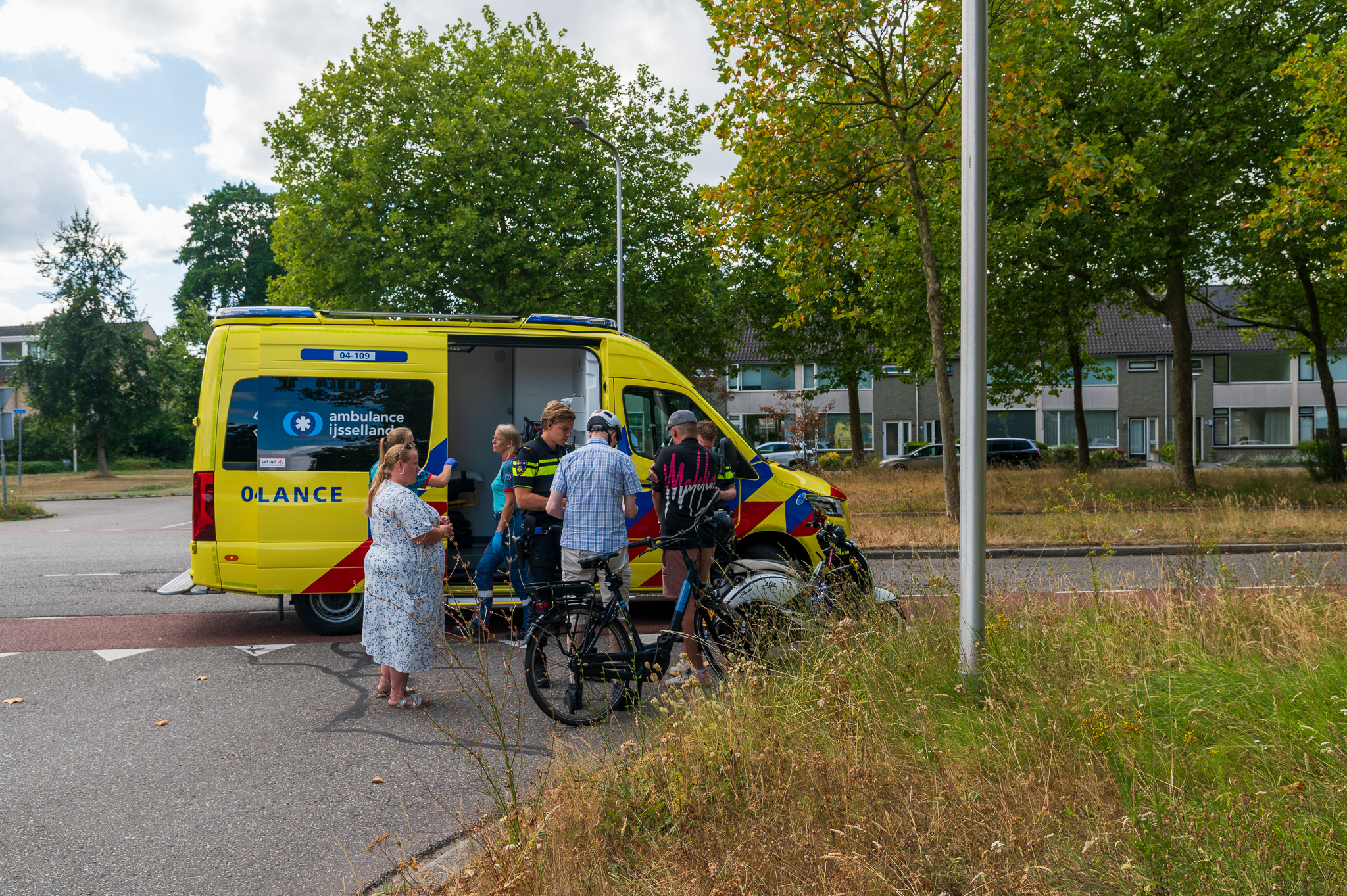 Scooterrijder gewond bij uitwijkmanoeuvre op Rijnlaan