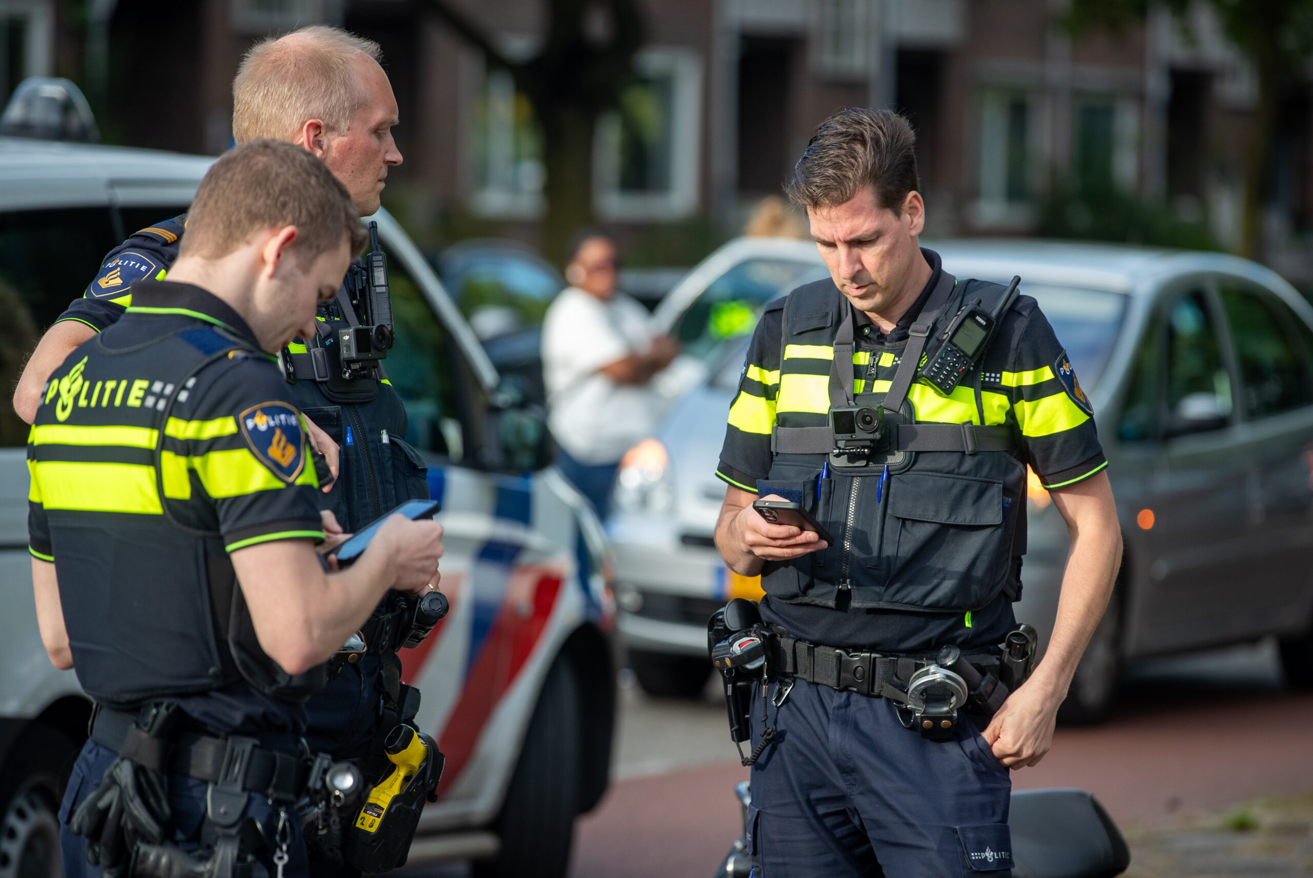 Politievlogger Jan-Willem draait avonddienst mee met Zwolse politie