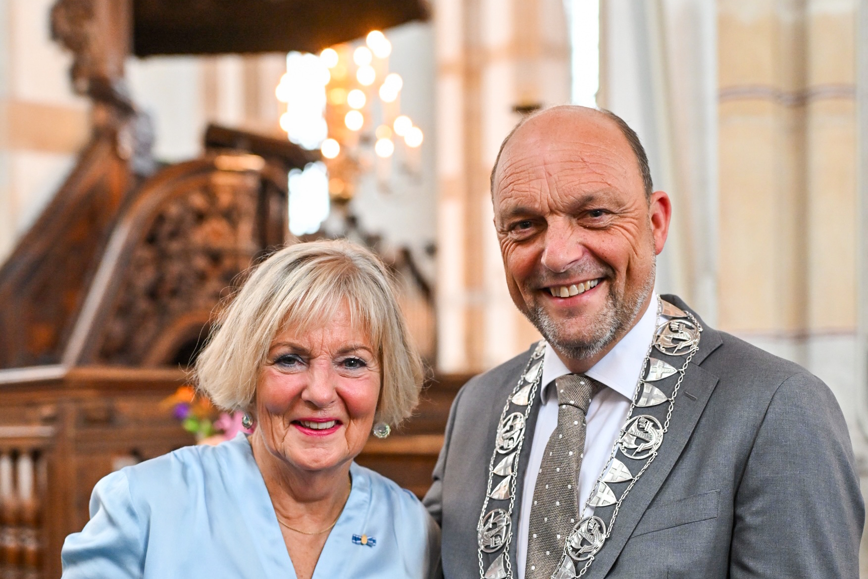 Coby Zandbergen eerste vrouwelijke ereburger van Zwolle