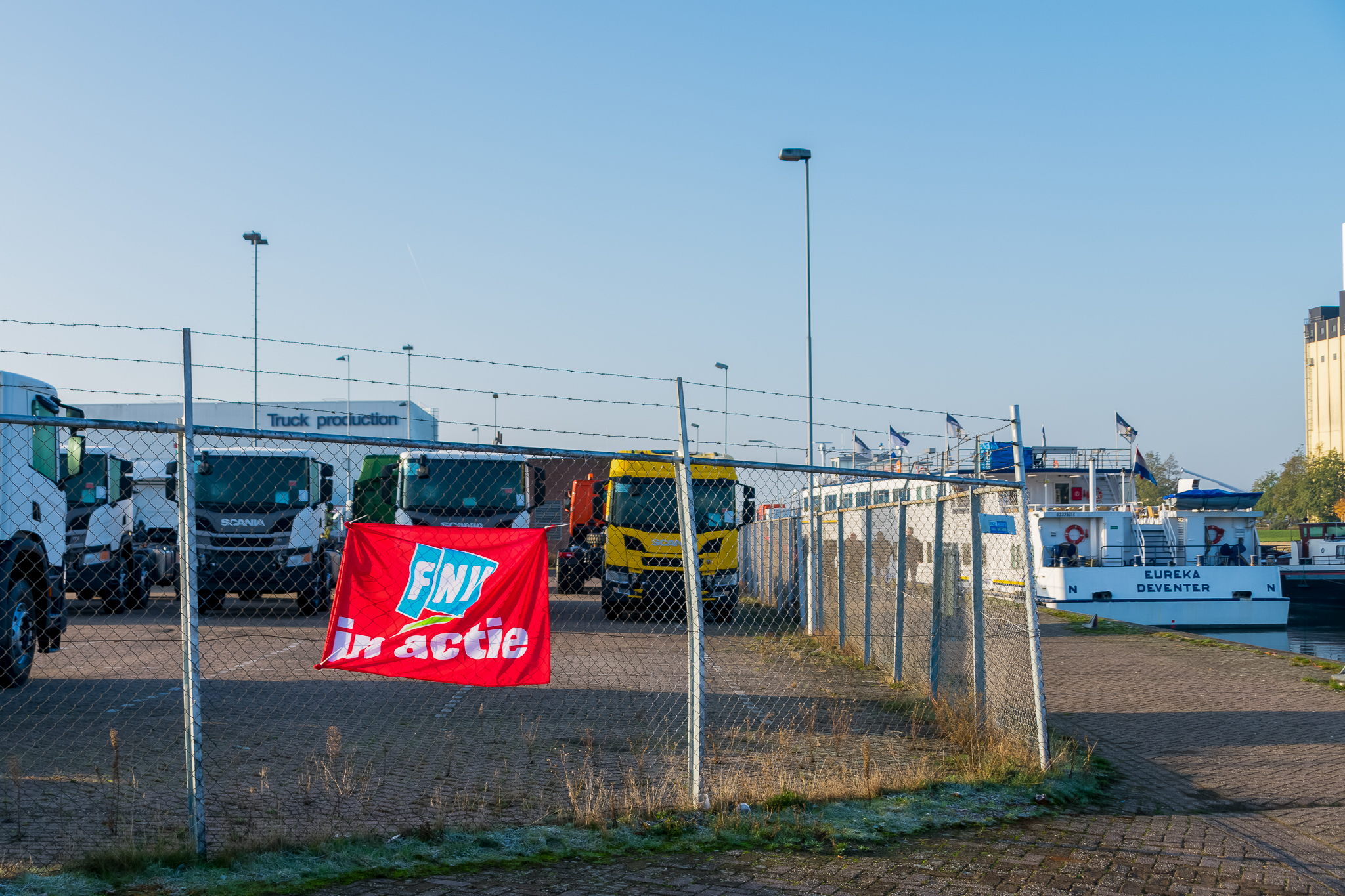 FNV Metaal houdt regionale staking bij Scania in Zwolle