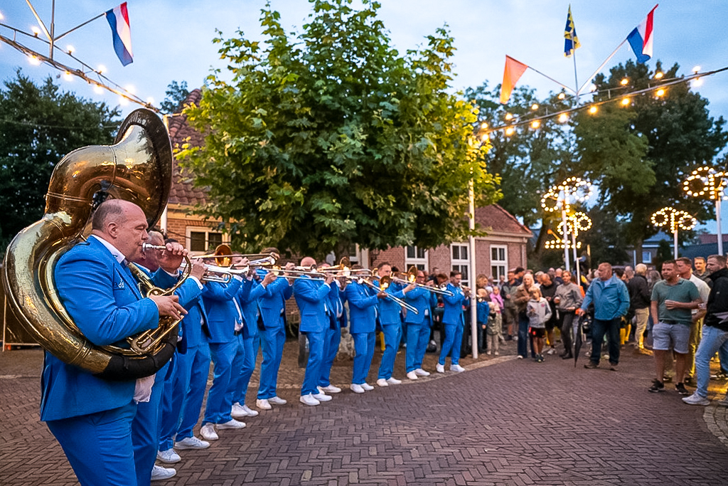 Zwolse evenementenband 103dB wint dweilorkestenfestival in Gramsbergen