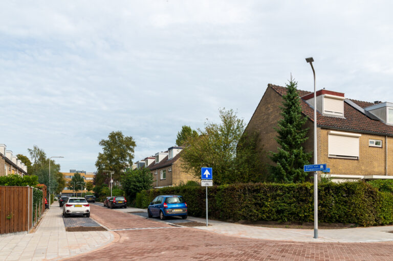 Zwolle wil minder autoritten vanuit Wipstrik naar Geert Groteschool