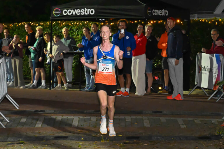 Rubian Westland wint 10 kilometer Westenholterun in het donker
