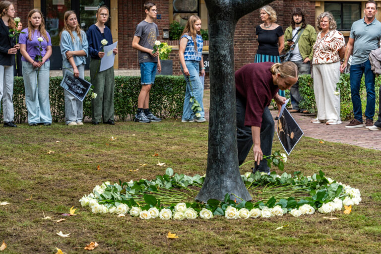 Leerlingen Celeanum herdenken deportatie van Joodse Zwollenaren