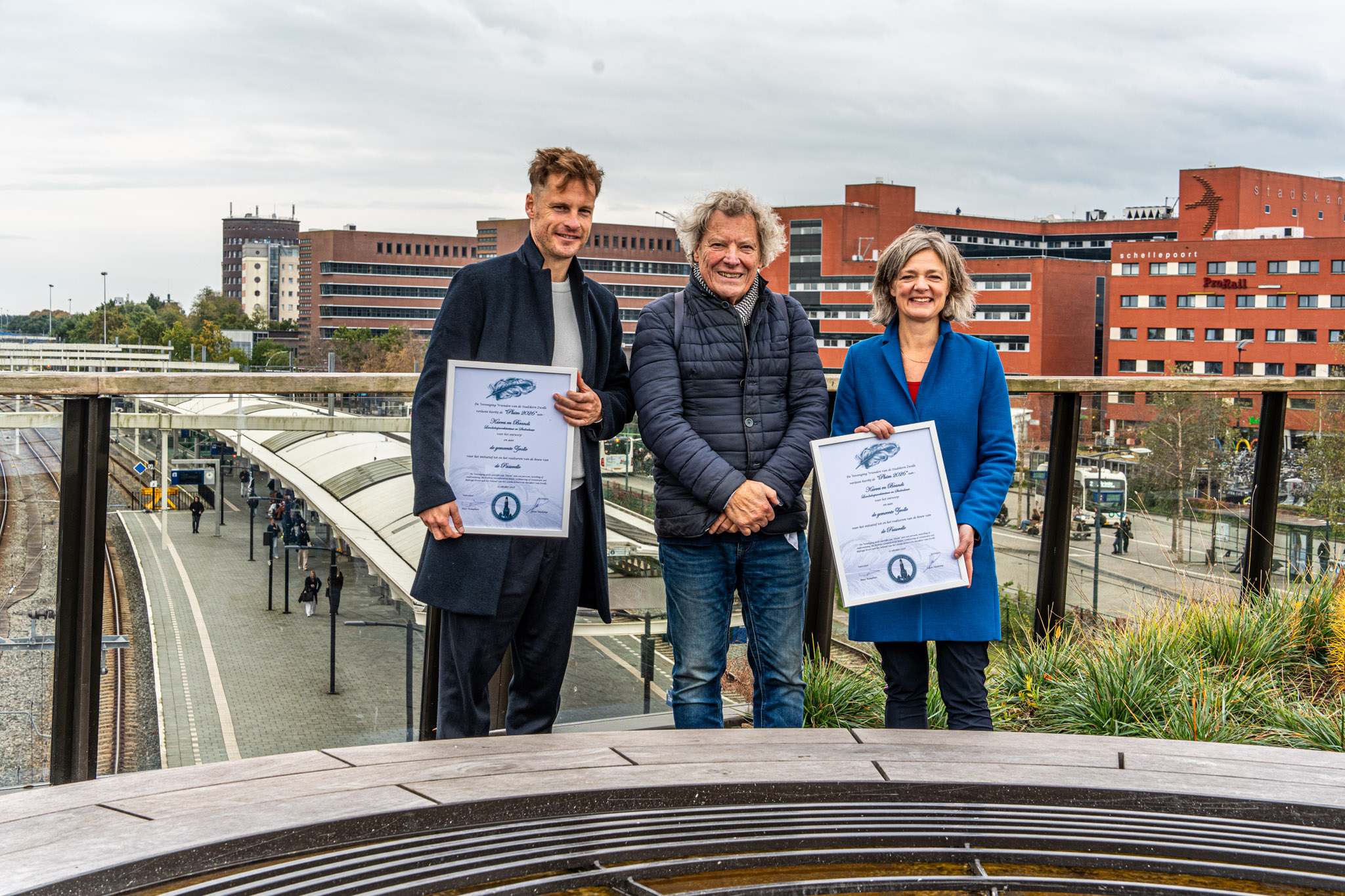 Loopbrug bij station krijgt Pluim van Vrienden van de Stadskern Zwolle