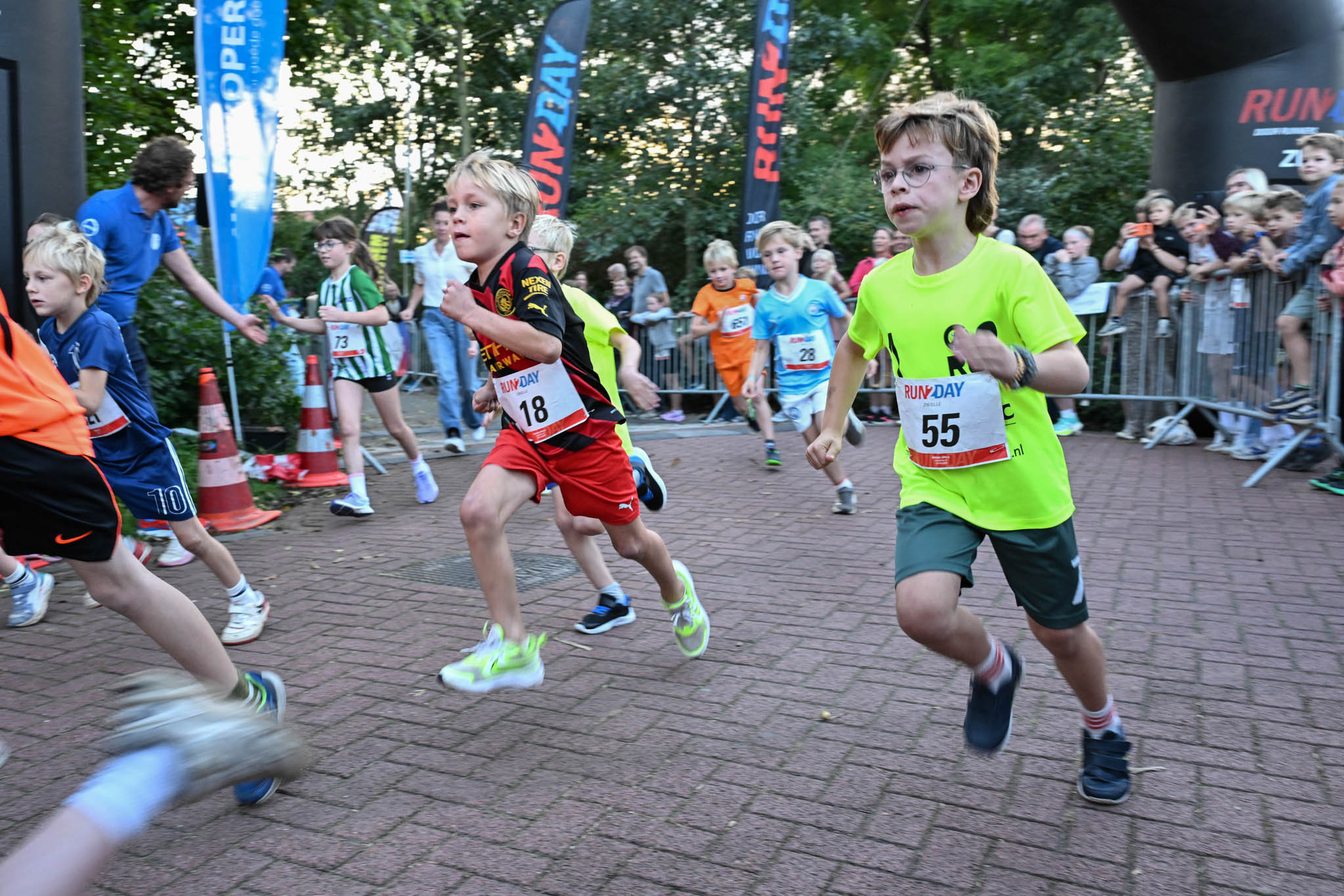 Lenn Mulder en Rosalie van Ommeren uit Zwolle winnen kinderloop Westenholterun