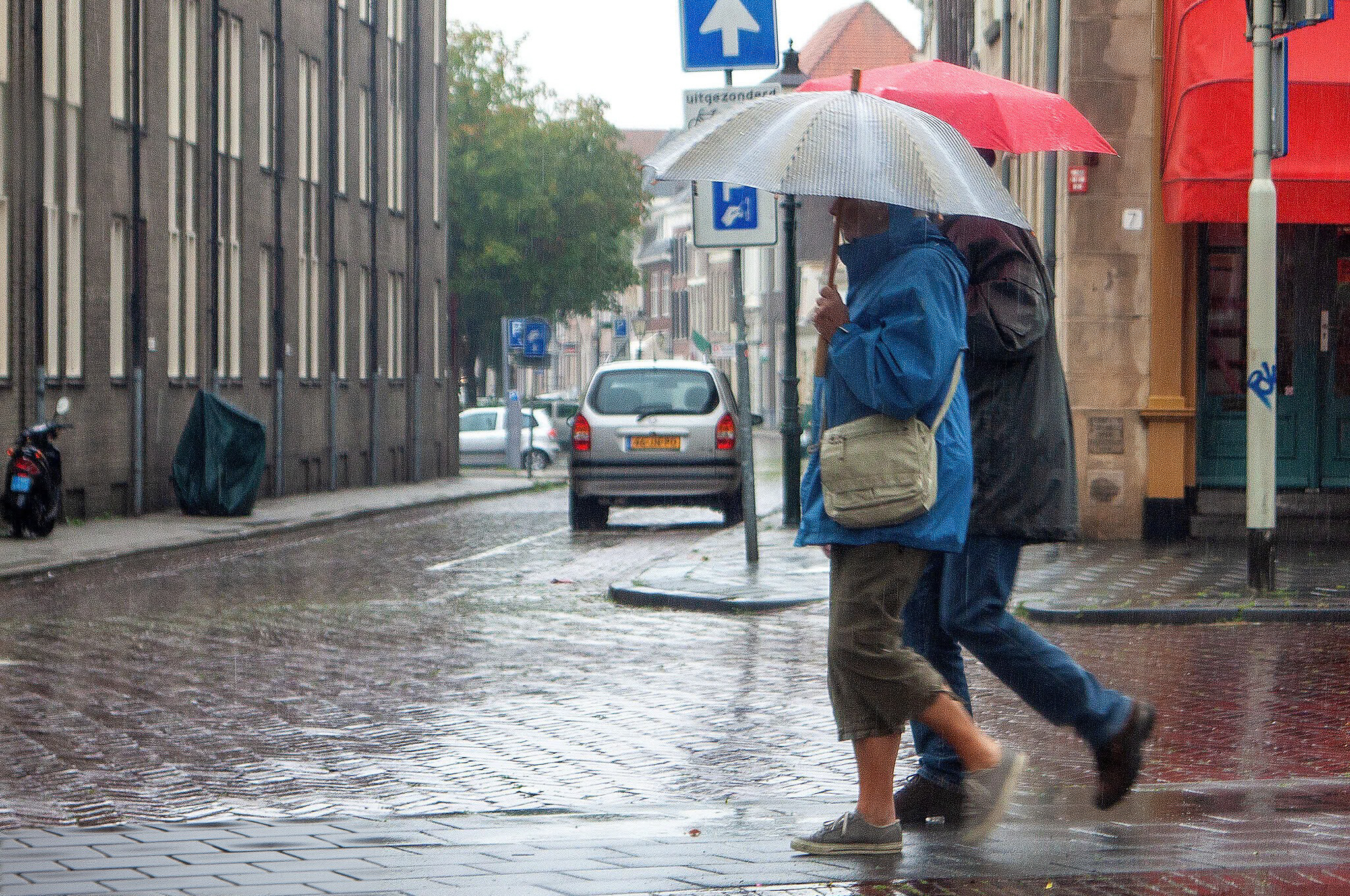 Onstuimig en kleddernat weekend in Zwolle door twee herfststormen